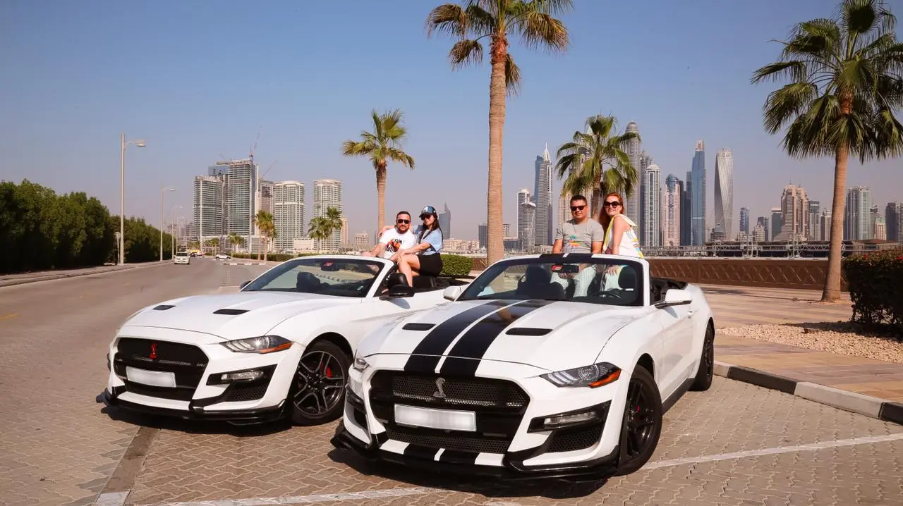 Dubai Cabrio City Tour in Open-Top Mustang or Camaro