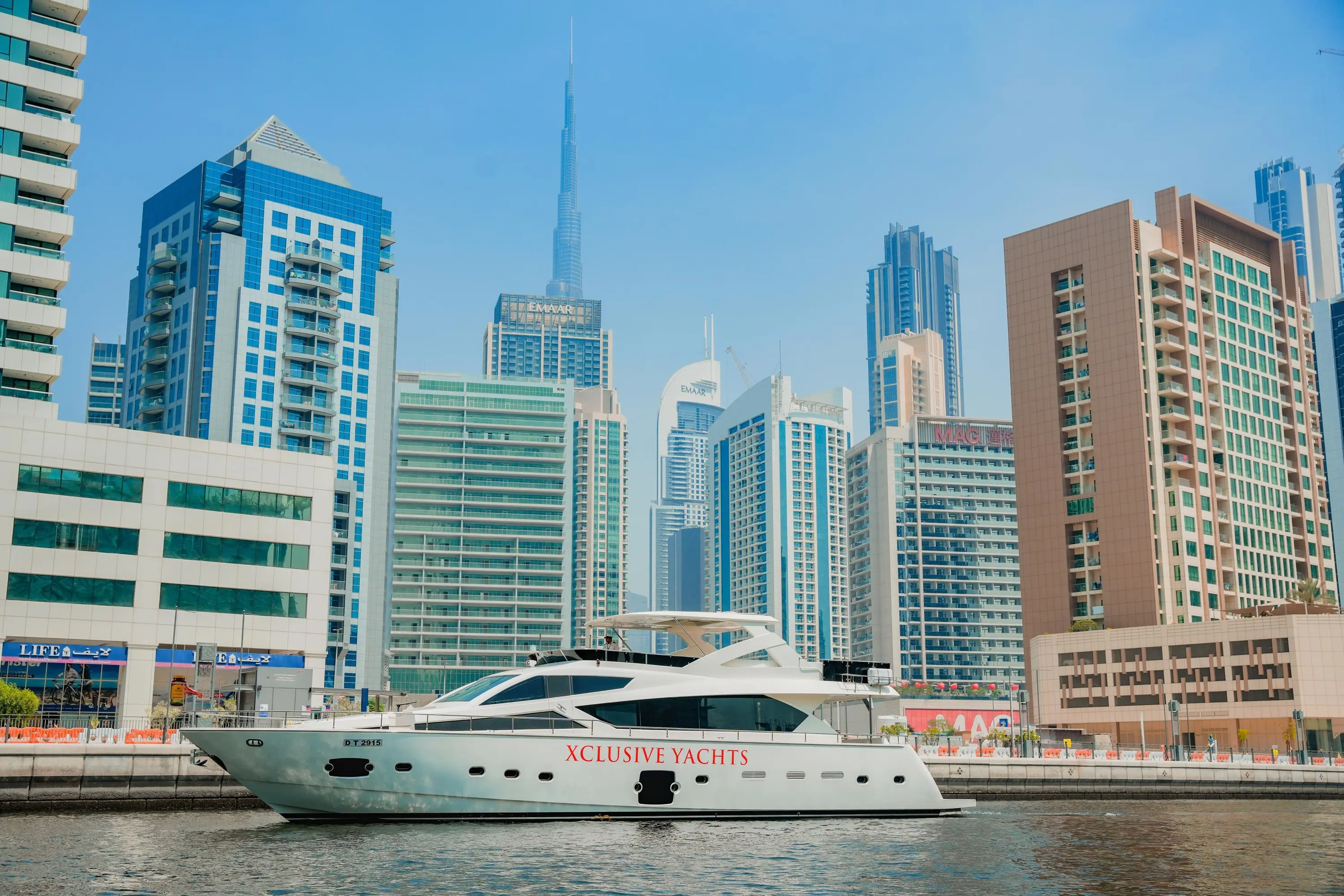 Dubai Canal Yacht Tour with Drinks - Burj Khalifa Views